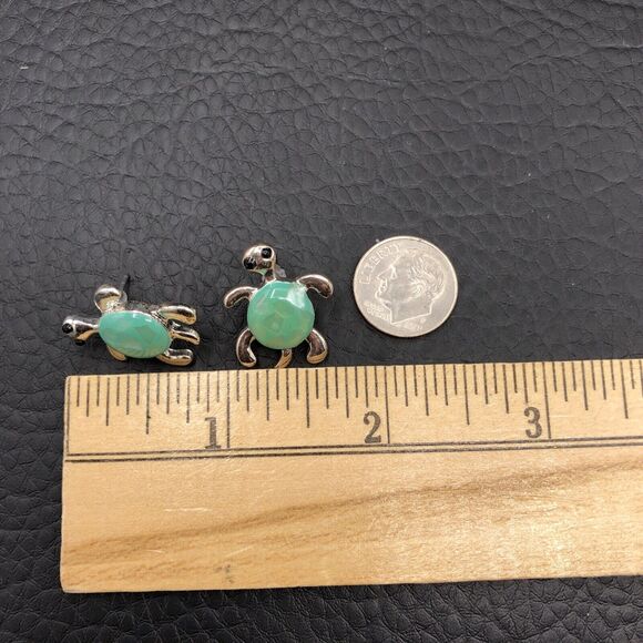 Sea Turtle Earrings Green Resin Pearlescent Confetti Silver Tone Studs - Picture 4 of 6